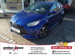 Juniper blue Gebraucht 2025 Toyota Yaris Hybrid Comfort Limousine | 25.490 € (Fairer Preis)
