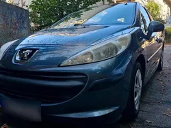 Grau Gebraucht 2008 Peugeot 207 Limousine | 2.150 € (Fairer Preis)
