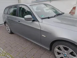 Grau Gebraucht 2009 BMW 320 Kombi | 3.866 € (Guter Preis)
