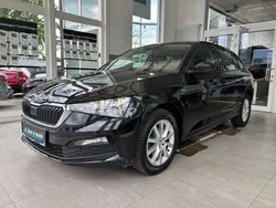 Schwarz Gebraucht 2021 Skoda Scala Ambition Kleinwagen | 17.750 € (Fairer Preis)