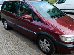 Rot Gebraucht 1999 Opel Zafira Van / Kleinbus | 2.500 € (Etwas zu teuer)