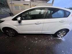 Weiß Gebraucht 2009 Ford Fiesta Trend Kleinwagen | 4.500 € (Etwas zu teuer)