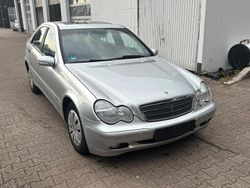 Silber Gebraucht 2003 Mercedes C220 Limousine | 2.000 € (Fairer Preis)