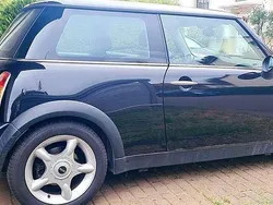 Schwarz Gebraucht 2004 Mini ONE Kleinwagen | 2.999 € (Etwas zu teuer)