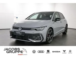 Grau Gebraucht 2024 VW Golf VIII Style Limousine | 38.940 € (Fairer Preis)