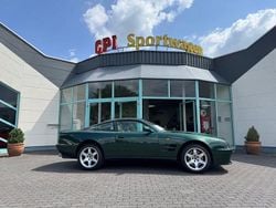 Grün (metallic) Gebraucht 1999 Aston Martin V8 Coupé | 100.000 €