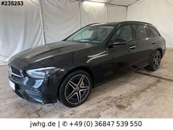 Obsidianschwarz (metallic) Gebraucht 2022 Mercedes C300e Avantgarde Kombi | 28.750 € (Guter Preis)