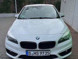 Weiß Gebraucht 2016 BMW 218 Active Tourer Van / Kleinbus | 10.800 € (Superpreis)