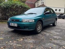 Grün Gebraucht 1998 Mazda 323F Kleinwagen | 850 €