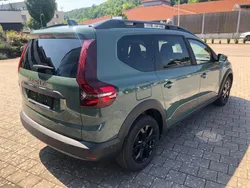 Grün Neu 2025 Dacia Jogger Extreme Limousine | 22.980 € (Fairer Preis)