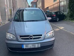 Silber Gebraucht 2005 Opel Zafira Van / Kleinbus | 3.000 € (Fairer Preis)