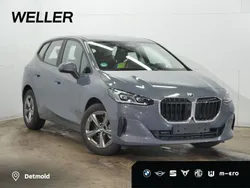 Sparkling kupfergrau (grau) Gebraucht 2024 BMW 218 Active Tourer Comfort Edition Van / Kleinbus | 29.985 € (Superpreis)