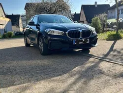 Schwarz Gebraucht 2021 BMW 116 Advantage Kleinwagen | 17.500 € (Fairer Preis)