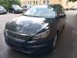 Grau Gebraucht 2014 Peugeot 308 Limousine | 4.500 €