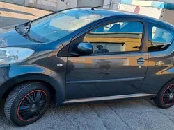 Grau Gebraucht 2006 Citroën C1 Kleinwagen | 1.800 € (Etwas zu teuer)