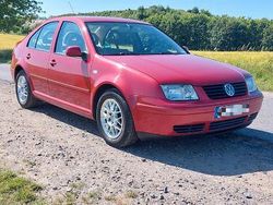 Rot Gebraucht 2001 VW Bora Highline Limousine | 3.499 € (Etwas zu teuer)