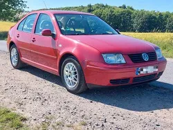 Rot Gebraucht 2001 VW Bora Highline Limousine | 3.500 € (Etwas zu teuer)