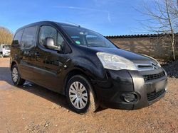 Schwarz Gebraucht 2010 Citroën Berlingo Van / Kleinbus | 2.700 € (Fairer Preis)