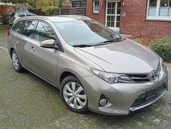 Braun Gebraucht 2013 Toyota Auris Hybrid Kombi | 9.500 € (Guter Preis)