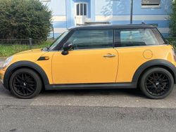 Gelb Gebraucht 2008 Mini Cooper Kleinwagen | 1.400 € (Fairer Preis)