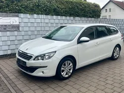 Weiß Gebraucht 2017 Peugeot 308 Active Kombi | 7.499 € (Superpreis)