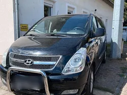 Schwarz Gebraucht 2011 Hyundai H-1 Van / Kleinbus | 7.899 €