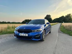 Blau Gebraucht 2019 BMW 330 M Sport Limousine | 32.999 € (Fairer Preis)