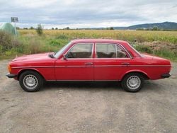 Rot Gebraucht 1984 Mercedes 200 Limousine | 12.900 €