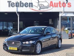 Schwarz Gebraucht 2017 Jaguar XE Pure Limousine | 10.995 €