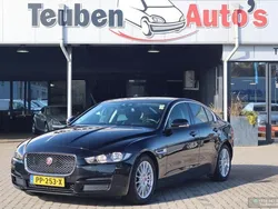 Schwarz Gebraucht 2017 Jaguar XE Pure Limousine | 11.695 € (Superpreis)