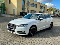 Weiß Gebraucht 2015 Audi A3 Ambiente Limousine | 11.800 € (Guter Preis)