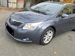 Blau Gebraucht 2011 Toyota Avensis Kombi | 3.999 € (Fairer Preis)