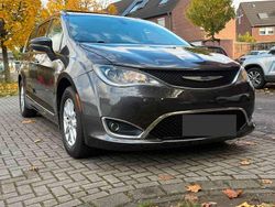 Silber Gebraucht 2020 Chrysler Pacifica Limited Kombi | 15.500 €