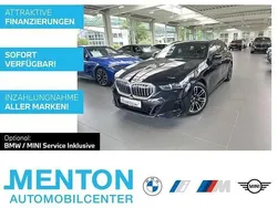 Carbonschwarz Gebraucht 2024 BMW 520 Comfort Edition Kombi | 54.290 € (Fairer Preis)