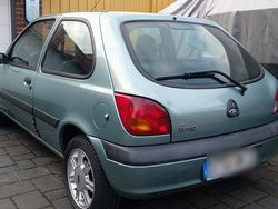 Grün Gebraucht 2001 Ford Fiesta Kleinwagen | 1.390 € (Fairer Preis)