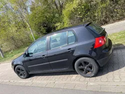 Schwarz Gebraucht 2004 VW Golf V Limousine | 1.700 € (Guter Preis)
