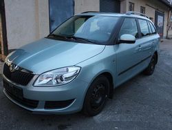 Blau Gebraucht 2012 Skoda Fabia Kleinwagen | 2.999 € (Superpreis)