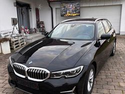 Schwarz Gebraucht 2020 BMW 320 Luxury Line Kombi | 20.000 € (Fairer Preis)