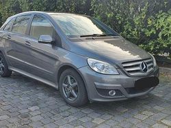 Grau Gebraucht 2008 Mercedes B170 Van / Kleinbus | 5.300 € (Fairer Preis)