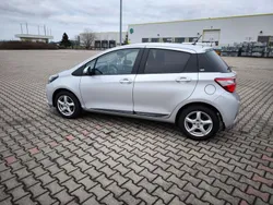 Silber Gebraucht 2019 Toyota Yaris Club Kleinwagen | 12.650 € (Fairer Preis)