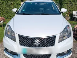Weiß Gebraucht 2011 Suzuki Kizashi Sport Limousine | 5.990 € (Teuer)
