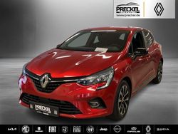 Rot Gebraucht 2022 Renault Clio V Zen Limousine | 13.870 € (Guter Preis)