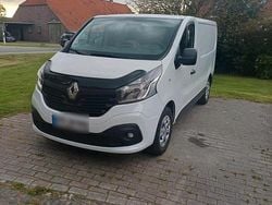 Weiß Gebraucht 2019 Renault Traffic Van / Kleinbus | 11.900 €