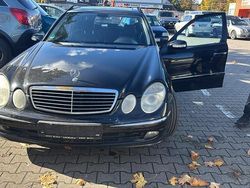 Schwarz Gebraucht 2004 Mercedes E220 Kombi | 3.000 € (Guter Preis)