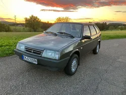 Grau Gebraucht 1991 Lada Samara Kleinwagen | 6.999 €