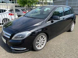 Panther schwarz Gebraucht 2012 Mercedes B200 Edition Van / Kleinbus | 8.950 € (Teuer)