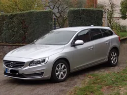 Silber Gebraucht 2014 Volvo V60 Kinetic Kombi | 9.250 € (Fairer Preis)