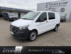 Weiß Gebraucht 2023 Mercedes Vito Van / Kleinbus | 28.441 € (Etwas zu teuer)