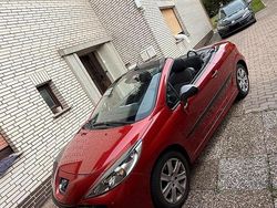 Rot Gebraucht 2007 Peugeot 207 CC Cabrio | 3.000 € (Fairer Preis)