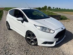 Weiß Gebraucht 2014 Ford Fiesta ST200 Kleinwagen | 6.990 €